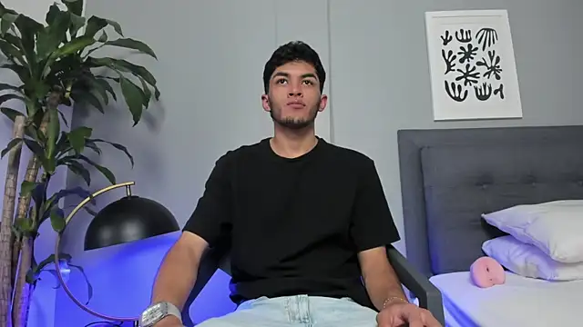 Tylerffoxx online show from 06.10.26