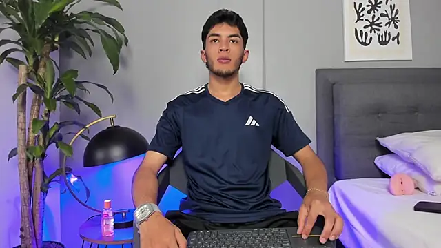 Tylerffoxx online show from 06.11.26
