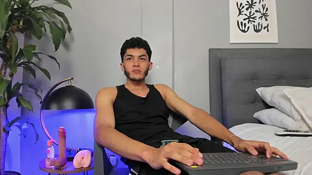 Snapshot of Tylerffoxx chatting on 07.11.26 Tylerffoxx online show from 07.11.26