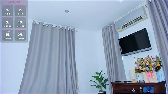 Amy Loveme online show from 11.08.25