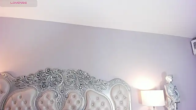 CarolineLee  online show from 12.18.25