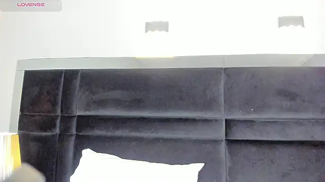 CarolineLee  online show from 02.05.26