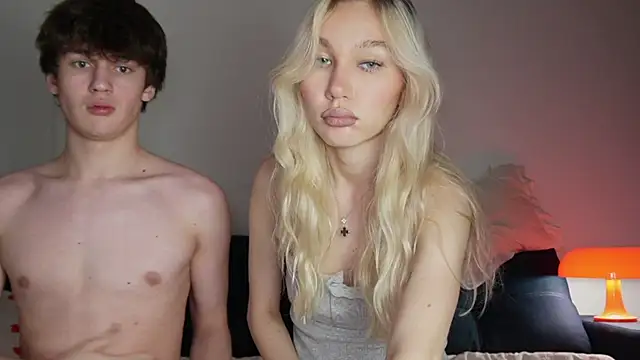 Snapshot of cuteleraay chatting on 12.16.25 cuteleraay online show from 12.16.25