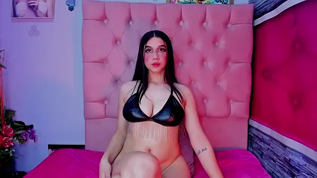 Snapshot of Megan_Luxe chatting on 11.29.25 Megan Luxe online show from 11.29.25