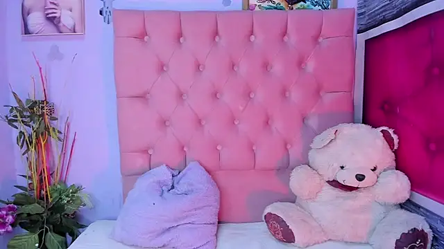 Snapshot of Megan_Luxe chatting on 01.08.26 Megan Luxe online show from 01.08.26