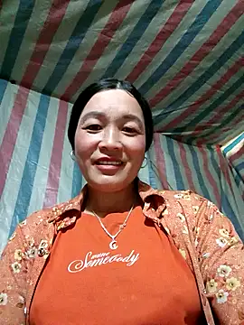 Snapshot of Bliss_rose chatting on 11.21.25 Bliss rose online show from 11.21.25