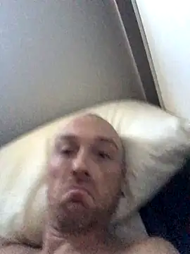 Snapshot of nathanlewrbsn chatting on 09.20.25 nathanlewrbsn online show from 09.20.25