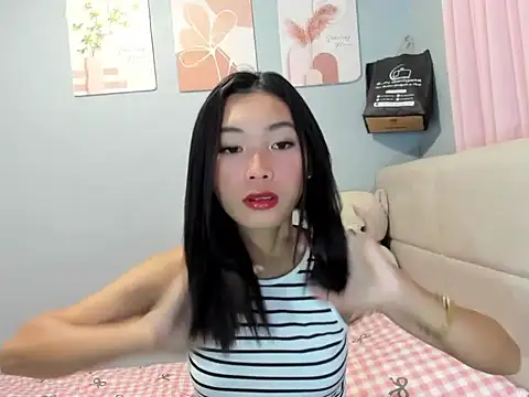 Snapshot of Anne_the_virgin chatting on 04.19.26 Anne the virgin online show from 04.19.26