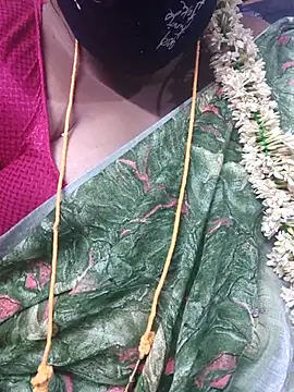 Snapshot of TAMIL_ELAKKIYA chatting on 09.19.25 TAMIL ELAKKIYA online show from 09.19.25