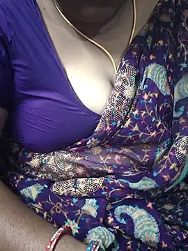 Snapshot of TAMIL_ELAKKIYA chatting on 09.29.25 TAMIL ELAKKIYA online show from 09.29.25