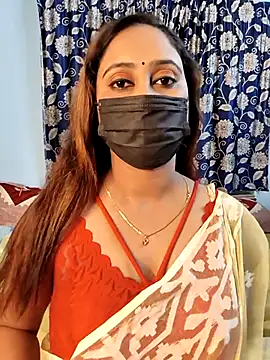 Snapshot of Cute-lusi chatting on 10.07.25 Cute-lusi online show from 10.07.25