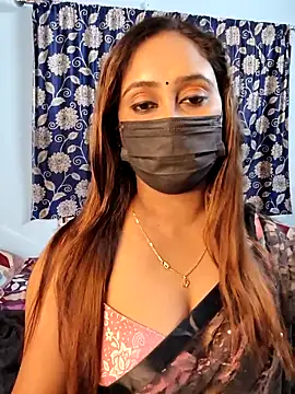 Snapshot of Cute-lusi chatting on 10.14.25 Cute-lusi online show from 10.14.25