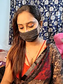 Snapshot of Cute-lusi chatting on 10.15.25 Cute-lusi online show from 10.15.25