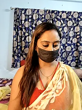 Snapshot of Cute-lusi chatting on 10.23.25 Cute-lusi online show from 10.23.25