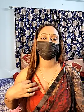 Snapshot of Cute-lusi chatting on 11.24.25 Cute-lusi online show from 11.24.25