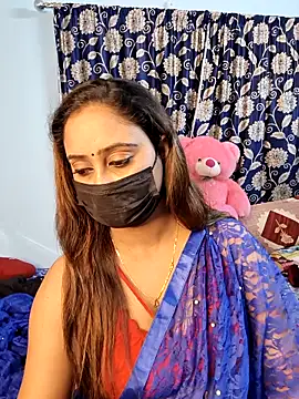 Snapshot of Cute-lusi chatting on 11.25.25 Cute-lusi online show from 11.25.25