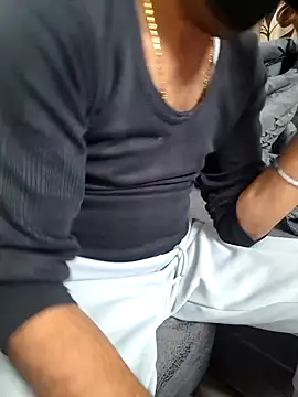 Snapshot of Delhi_Couple_BlowjobFuck chatting on 12.15.25 Delhi Couple BlowjobFuck online show from 12.15.25