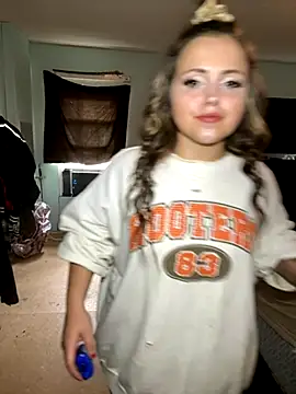 JuicyExxxperience online show from 09.25.25