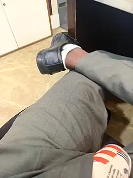 hotboy43339 online show from 09.28.25