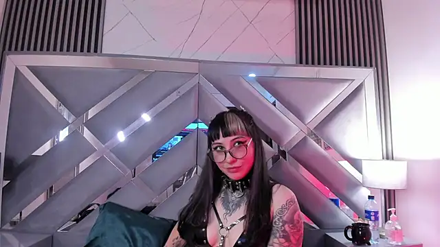 Snapshot of Ravenna666_ chatting on 01.11.26 Ravenna666 online show from 01.11.26