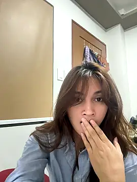 Snapshot of LanySylvia chatting on 10.20.25 LanySylvia online show from 10.20.25