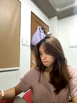 Snapshot of LanySylvia chatting on 11.20.25 LanySylvia online show from 11.20.25