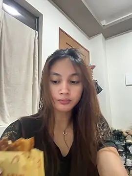 Snapshot of LanySylvia chatting on 12.22.25 LanySylvia online show from 12.22.25