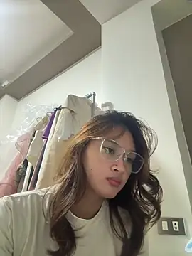 LanySylvia online show from 04.03.26