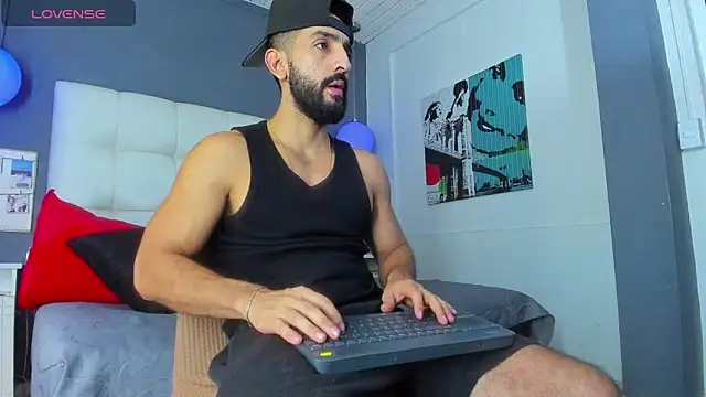 Yiyo10  online show from 02.14.26