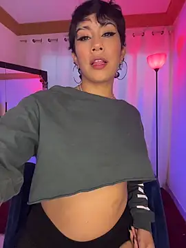 Snapshot of ZahaRose chatting on 11.23.25 ZahaRose online show from 11.23.25