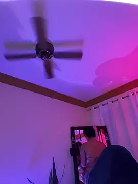 Snapshot of ZahaRose chatting on 12.04.25 ZahaRose online show from 12.04.25