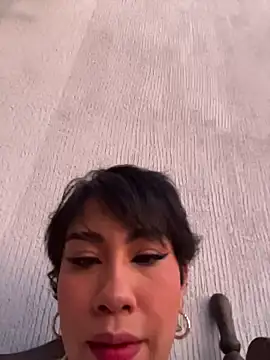 Snapshot of ZahaRose chatting on 12.13.25 ZahaRose online show from 12.13.25