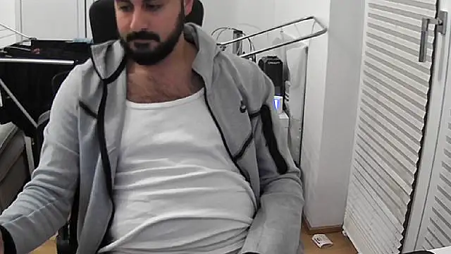 Snapshot of Velvetvoyager69 chatting on 10.24.25 Velvetvoyager69 online show from 10.24.25