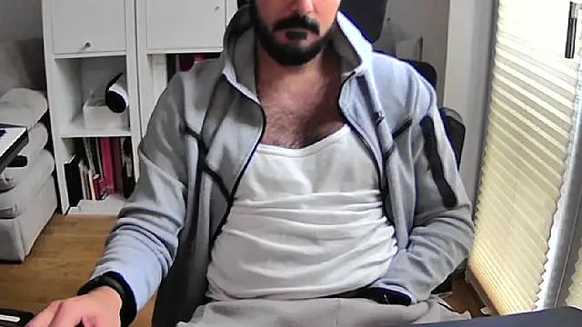 Snapshot of Velvetvoyager69 chatting on 10.26.25 Velvetvoyager69 online show from 10.26.25