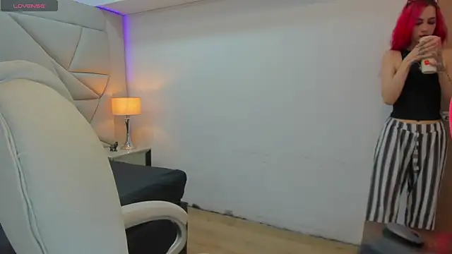 Snapshot of persefone_333 chatting on 10.03.25 persefone 333 online show from 10.03.25