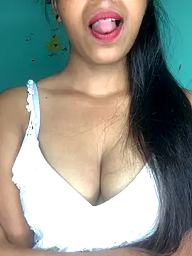 Snapshot of Priya_baby0 chatting on 09.17.25 Priya baby0 online show from 09.17.25