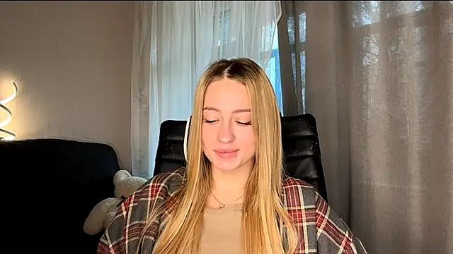 Jetta Corsacami online show from 10.24.25