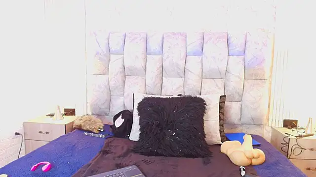 railey rosse  online show from 09.24.25