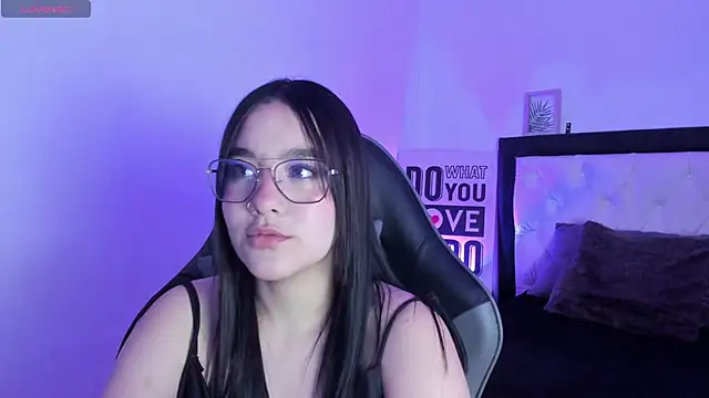 Snapshot of KimGarces chatting on 09.09.25 KimGarces online show from 09.09.25