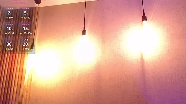 Snapshot of KimGarces chatting on 10.21.25 KimGarces online show from 10.21.25