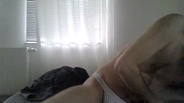 Snapshot of XLBarehengst chatting on 02.17.26 XLBarehengst online show from 02.17.26