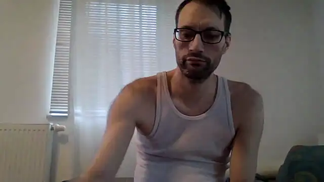 Snapshot of XLBarehengst chatting on 03.14.26 XLBarehengst online show from 03.14.26