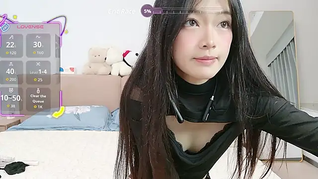 Snapshot of TXmiminew chatting on 11.16.25 TXmiminew online show from 11.16.25