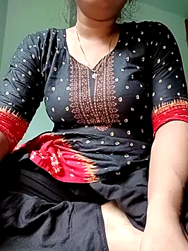 Snapshot of Rina-2 chatting on 10.30.25 Rina-2 online show from 10.30.25