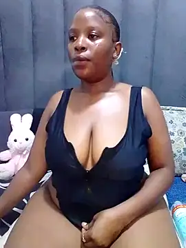 MrsMxx25 online show from 10.26.25