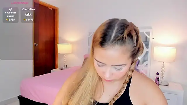 MikaelaStone online show from 11.24.25