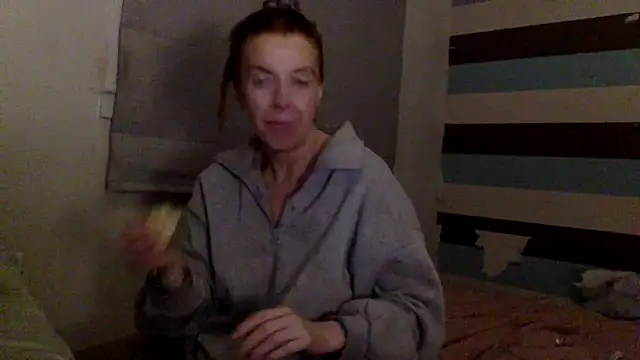 Snapshot of Bellababexox chatting on 06.17.26 Bellababexox online show from 06.17.26
