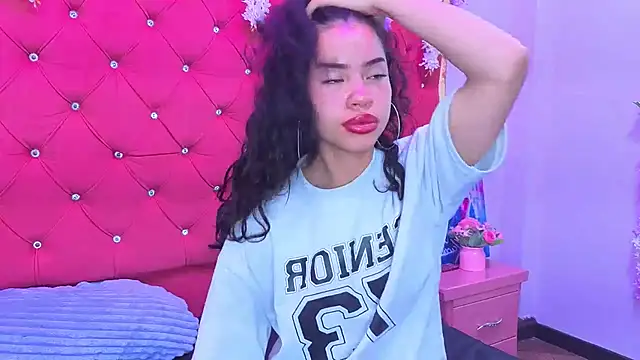 Nanis James online show from 11.25.25