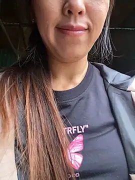 Huong-Ly online show from 10.26.25