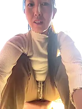 Huong-Ly online show from 11.26.25